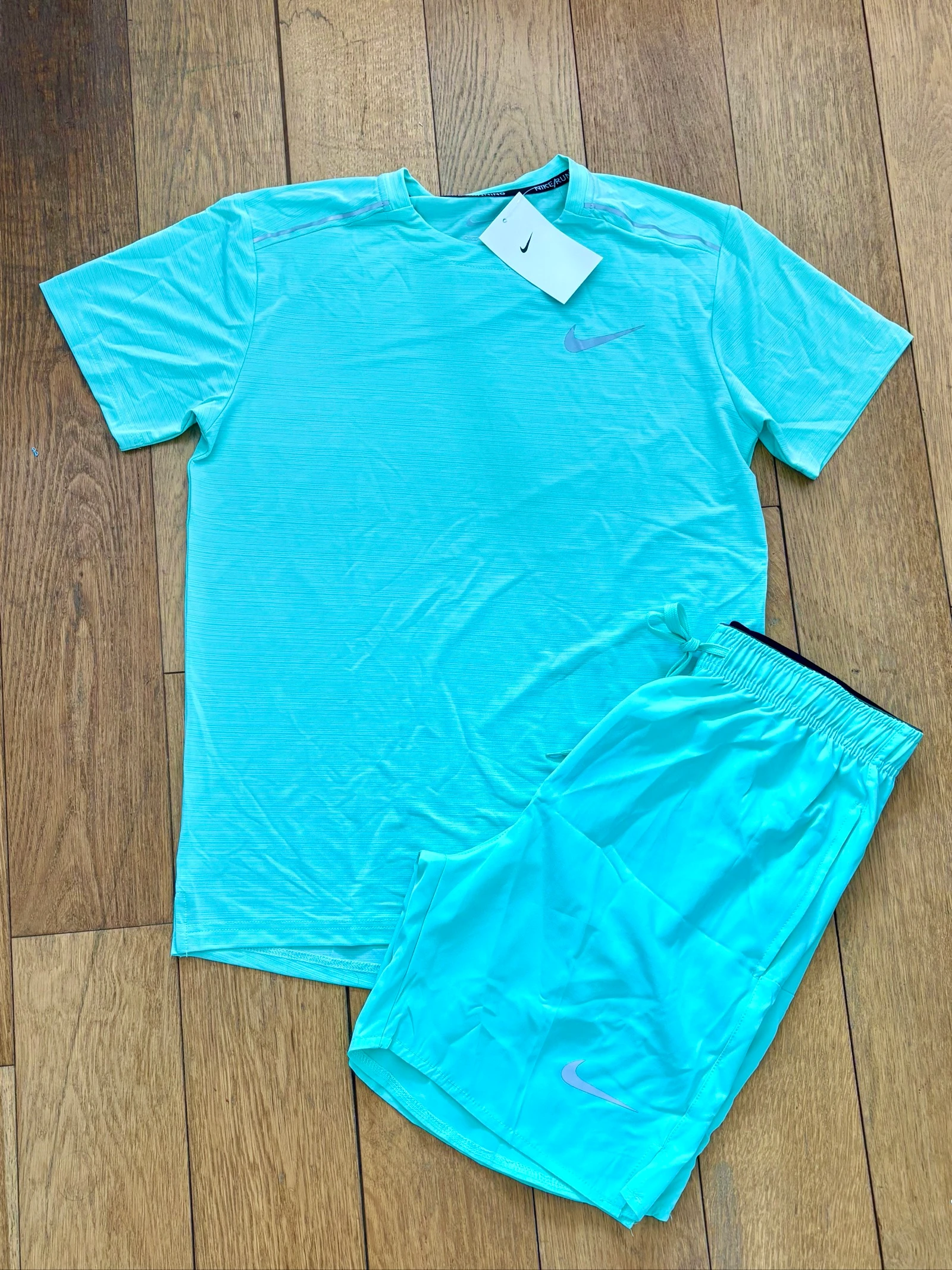 Ensemble de sport Nike dri-fit vert-menthe M